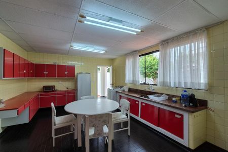 Casa à venda com 208m², 2 quartos e 2 vagasCozinha