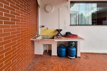 Casa à venda com 208m², 2 quartos e 2 vagasÁrea de Serviço