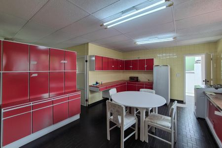 Casa à venda com 208m², 2 quartos e 2 vagasCozinha