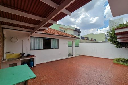 Casa à venda com 208m², 2 quartos e 2 vagasQuintal