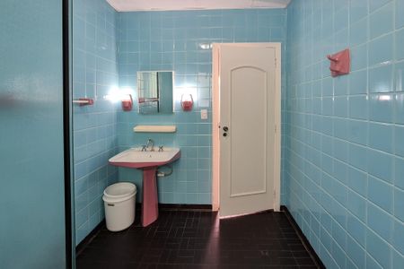 Casa à venda com 208m², 2 quartos e 2 vagasBanheiro Social