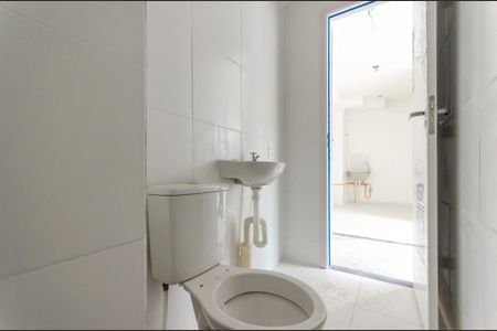 Apartamento para alugar com 33m², 2 quartos e sem vaga Apartamento para alugar com 33m², 2 quartos e sem vagaBanheiro