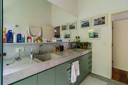 Casa à venda com 254m², 3 quartos e 3 vagasSuite 02 - Banheiro