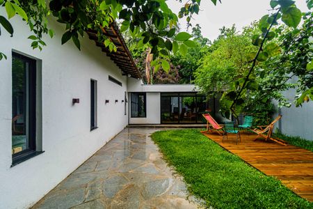 Casa à venda com 254m², 3 quartos e 3 vagasQuintal