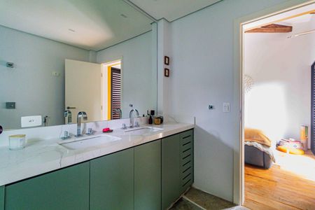 Casa à venda com 254m², 3 quartos e 3 vagasSuite 01 - Banheiro