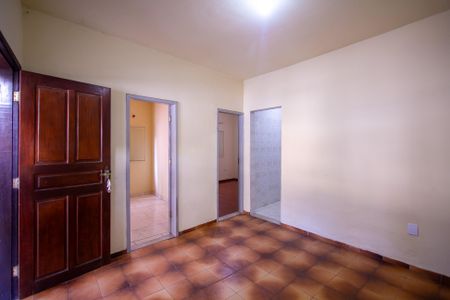 Sala de apartamento para alugar com 2 quartos, 75m² em Paraíso, São Gonçalo