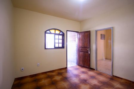 Sala de apartamento para alugar com 2 quartos, 75m² em Paraíso, São Gonçalo