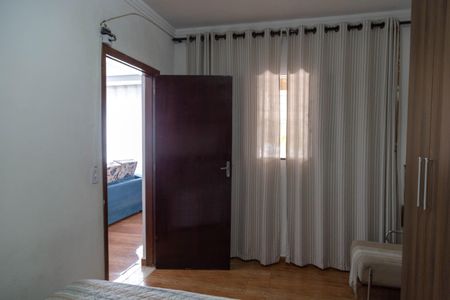 Casa para alugar com 300m², 2 quartos e 2 vagasQuarto 1