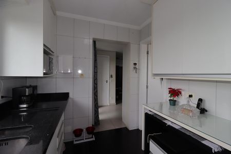 Apartamento à venda com 100m², 2 quartos e 2 vagasCozinha