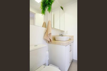 Apartamento à venda com 65m², 2 quartos e 2 vagasBanheiro da suíte 