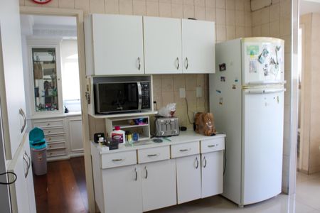 Apartamento para alugar com 214m², 3 quartos e 3 vagasCozinha