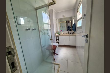 Apartamento para alugar com 214m², 3 quartos e 3 vagasBanheiro Suíte 2