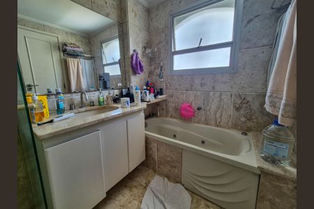 Apartamento para alugar com 214m², 3 quartos e 3 vagasBanheiro da Suíte 1