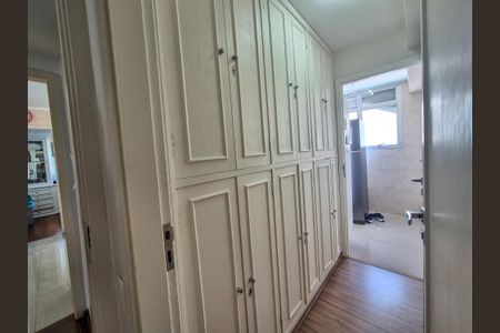 Apartamento para alugar com 214m², 3 quartos e 3 vagasArmários Corredor