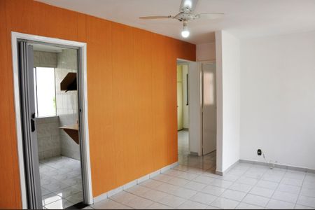 Apartamento para alugar com 65m², 2 quartos e 1 vaga Apartamento para alugar com 65m², 2 quartos e 1 vagaDetalhe - Sala e Sala de Jantar