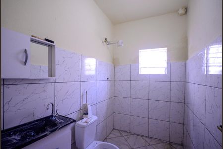 Banheiro  de casa para alugar com 1 quarto, 70m² em Vila Caraguata, São Paulo