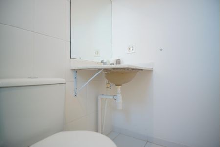 Banheiro da Suíte de apartamento à venda com 2 quartos, 50m² em Jardim Itu, Porto Alegre