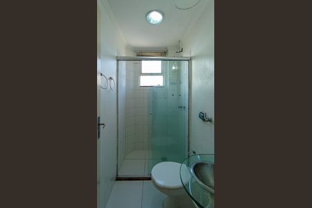 Banheiro  de apartamento à venda com 1 quarto, 40m² em Santo Antônio, Porto Alegre