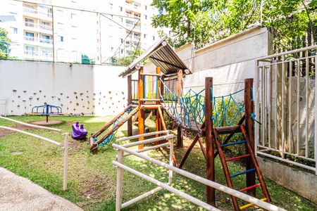 Apartamento à venda com 74m², 3 quartos e 2 vagasÁrea comum - Playground