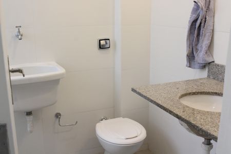 Banheiro de kitnet/studio para alugar com 1 quarto, 30m² em Campos Elíseos, São Paulo