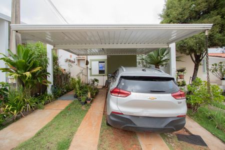 Casa de condomínio para alugar com 86m², 4 quartos e 1 vaga Casa de condomínio para alugar com 86m², 4 quartos e 1 vagaFachada