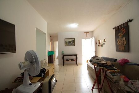 Casa de condomínio para alugar com 86m², 4 quartos e 1 vaga Casa de condomínio para alugar com 86m², 4 quartos e 1 vagaSala