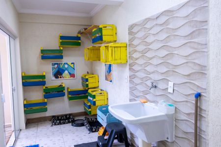 Casa de condomínio para alugar com 454m², 5 quartos e 4 vagasLavanderia