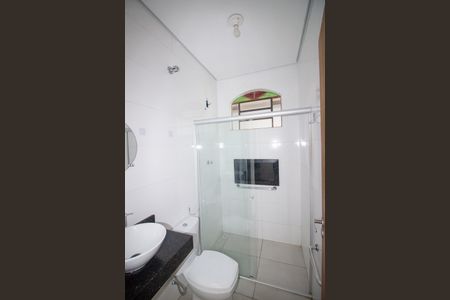 Banheiro Social de casa para alugar com 1 quarto, 60m² em Santa Helena, Contagem