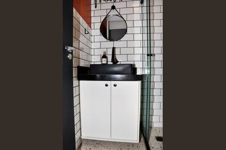 Apartamento à venda com 49m², 2 quartos e 1 vagaDetalhe - Banheiro Social