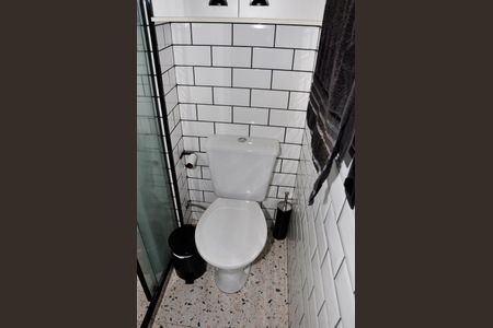 Apartamento à venda com 49m², 2 quartos e 1 vagaDetalhe - Banheiro Social