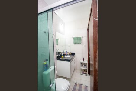 Banheiro da Suíte de casa à venda com 3 quartos, 360m² em Parque Maracana, Contagem