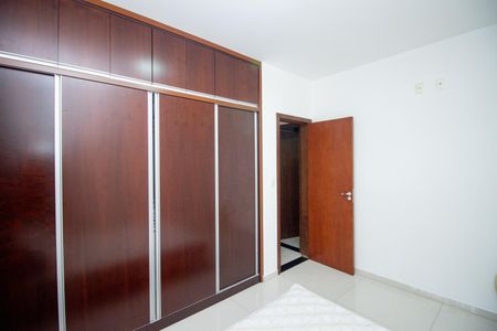 Casa à venda com 360m², 4 quartos e 5 vagasQuarto 2