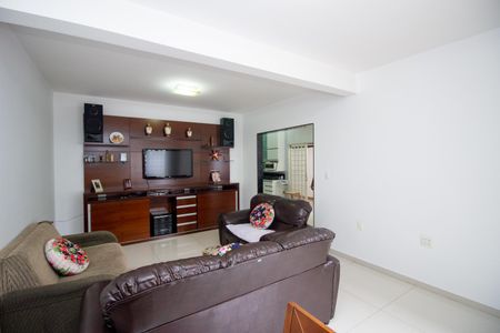 Casa à venda com 360m², 4 quartos e 5 vagasSala