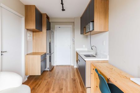 Cozinha de apartamento para alugar com 1 quarto, 25m² em Vila Butantã, São Paulo