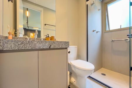 Banheiro de kitnet/studio para alugar com 1 quarto, 26m² em Vila Mariana, São Paulo