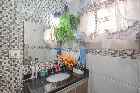 Apartamento à venda com 56m², 2 quartos e 1 vaga Apartamento à venda com 56m², 2 quartos e 1 vagaBanheiro