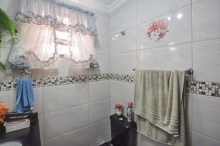 Apartamento à venda com 56m², 2 quartos e 1 vaga Apartamento à venda com 56m², 2 quartos e 1 vagaBanheiro