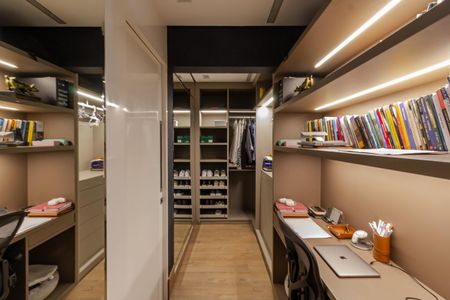 Apartamento à venda com 150m², 1 quarto e 3 vagasCloset