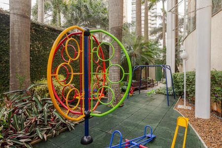 Apartamento à venda com 150m², 1 quarto e 3 vagasÁrea comum - Playground