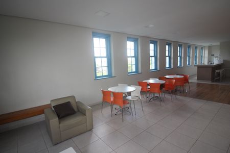 Apartamento para alugar com 54m², 2 quartos e 1 vaga Apartamento para alugar com 54m², 2 quartos e 1 vagaÁrea comum - Salão de festas 1