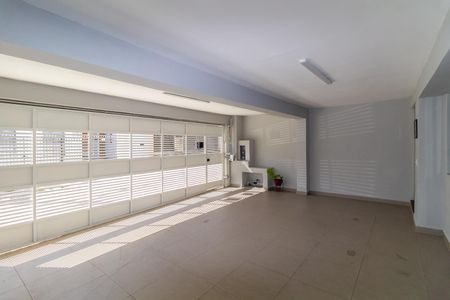 Garagem de casa à venda com 3 quartos, 270m² em Parque Residencial Oratorio, São Paulo