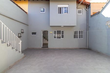 Quintal de casa à venda com 3 quartos, 270m² em Parque Residencial Oratorio, São Paulo