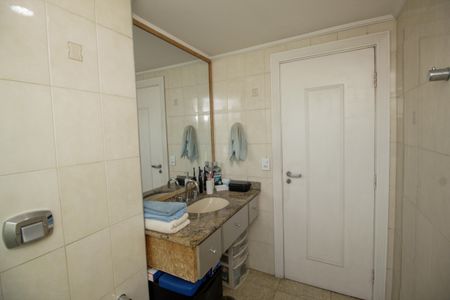 Apartamento à venda com 190m², 4 quartos e 2 vagasBanheiro da Suíte