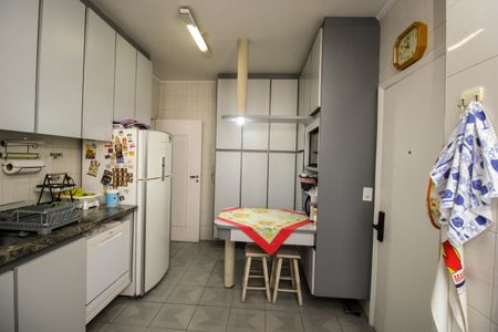 Apartamento à venda com 190m², 4 quartos e 2 vagasCozinha