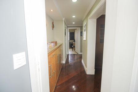 Apartamento à venda com 190m², 4 quartos e 2 vagasCorredor