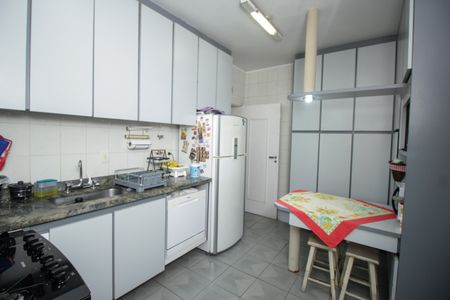 Apartamento à venda com 190m², 4 quartos e 2 vagasCozinha
