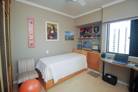 Apartamento à venda com 190m², 4 quartos e 2 vagasQuarto 2