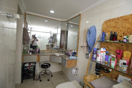 Apartamento à venda com 190m², 4 quartos e 2 vagasBanheiro da Suíte Master