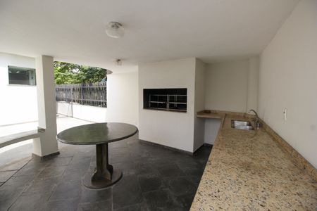 Apartamento à venda com 190m², 4 quartos e 2 vagasChurrasqueira