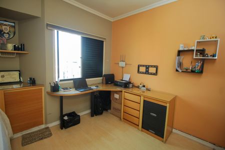 Apartamento à venda com 190m², 4 quartos e 2 vagasQuarto 2